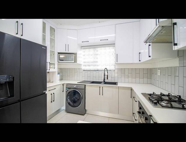 3 BEDROOM TOWNHOUSE FOR SALE IN BRENTWOOD